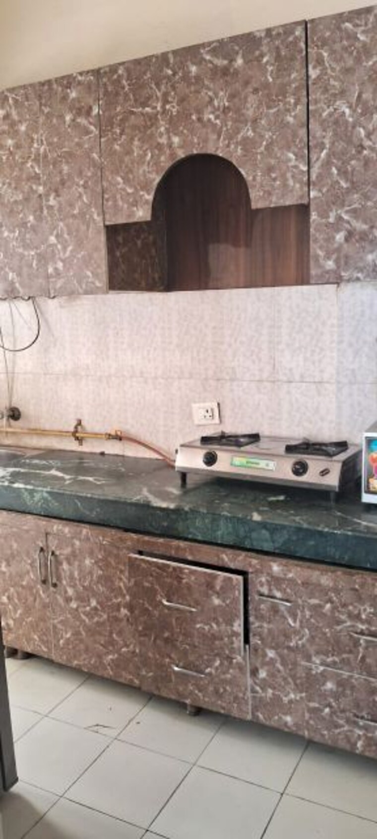 Kitchen, paras-tierea 2 Bedroom 925 Sq.Ft. Apartment In Sector 137 Noida 10042073