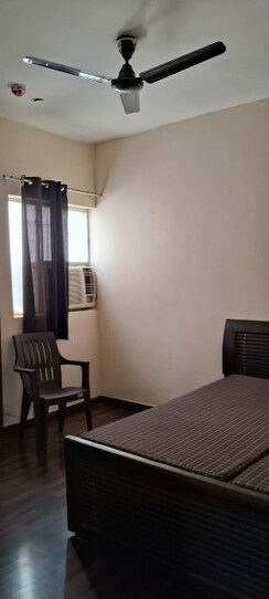 2 BHK Apartment For Rent in Paras Tierea