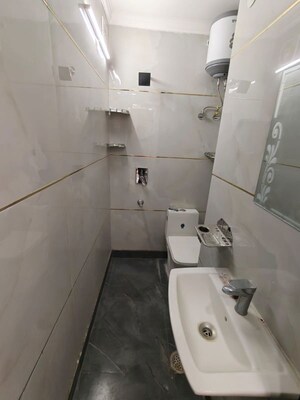 Bathroom in 1 RK Builder Floor at Patel Nagar – for Rent