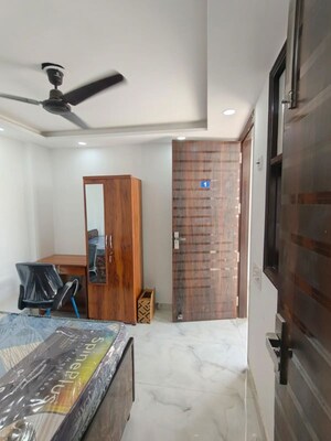 Bedroom in 1 RK Builder Floor at Patel Nagar – for Rent