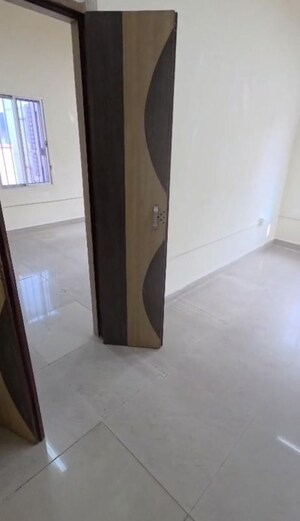 Room in  Office Space at Amrapali Tower, Hazra Road – for Rent