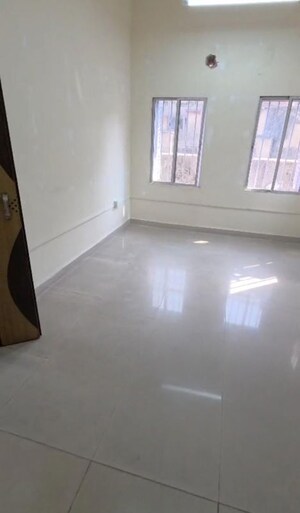 Room in  Office Space at Amrapali Tower, Hazra Road – for Rent