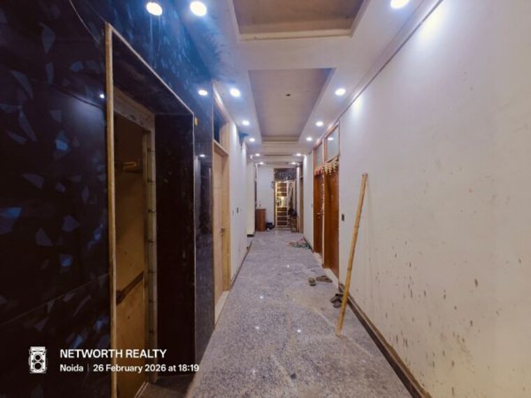 Other, sector 73 3 Bedroom 1500 Sq.Ft. Builder Floor In Sector 73 Noida 10042221