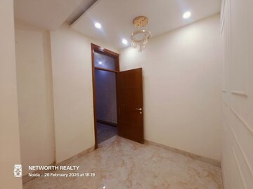  3 BHK Builder Floor at Sector 73 – for Sale