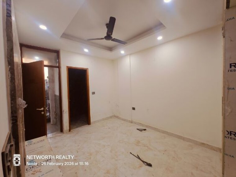 Bedroom, sector 73 3 Bedroom 1500 Sq.Ft. Builder Floor In Sector 73 Noida 10042221