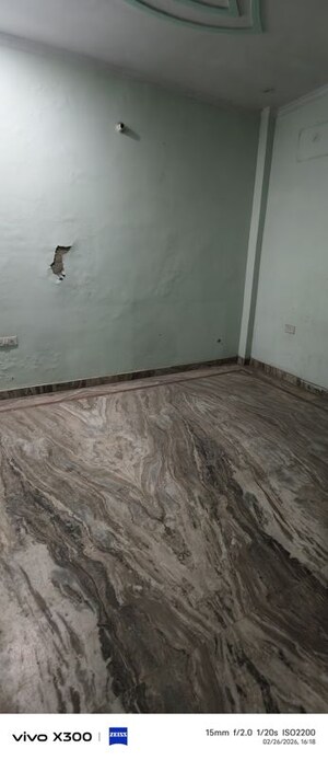 Room in 5 BHK Independent House at Sector 50 – for Sale