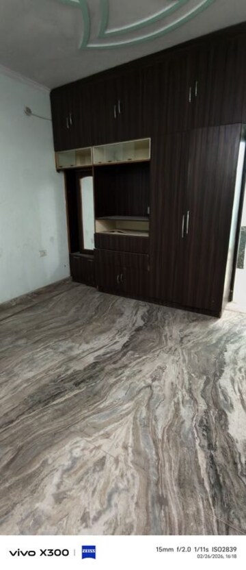 Room in 5 BHK Independent House at Sector 50 – for Sale