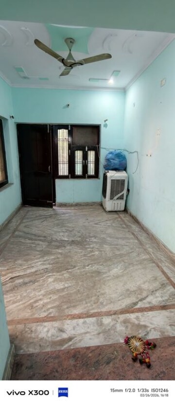 Room in 5 BHK Independent House at Sector 50 – for Sale