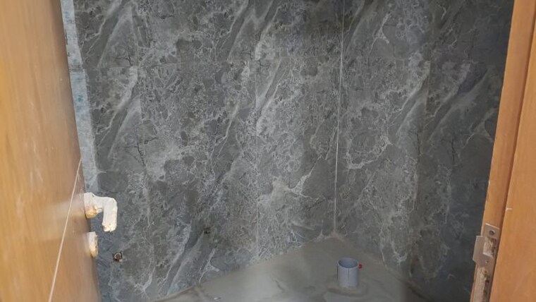 Bathroom, sector 73 3 Bedroom 1500 Sq.Ft. Builder Floor In Sector 73 Noida 10042345