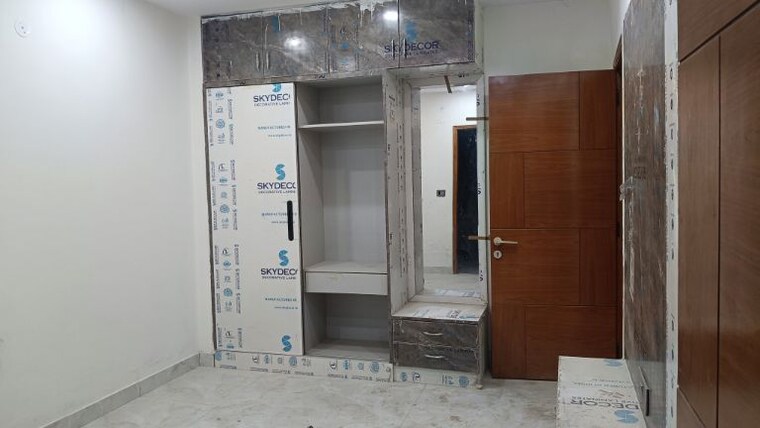 Bathroom, sector 73 3 Bedroom 1500 Sq.Ft. Builder Floor In Sector 73 Noida 10042345