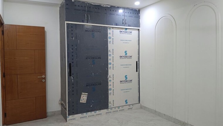 undefined, sector 73 3 Bedroom 1500 Sq.Ft. Builder Floor In Sector 73 Noida 10042345