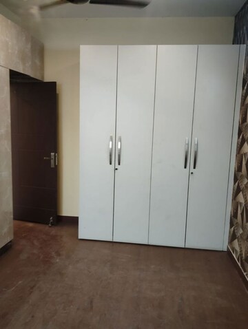 Room in 3 BHK Apartment at Mapsko Mount Ville, Sector 79 – for Rent