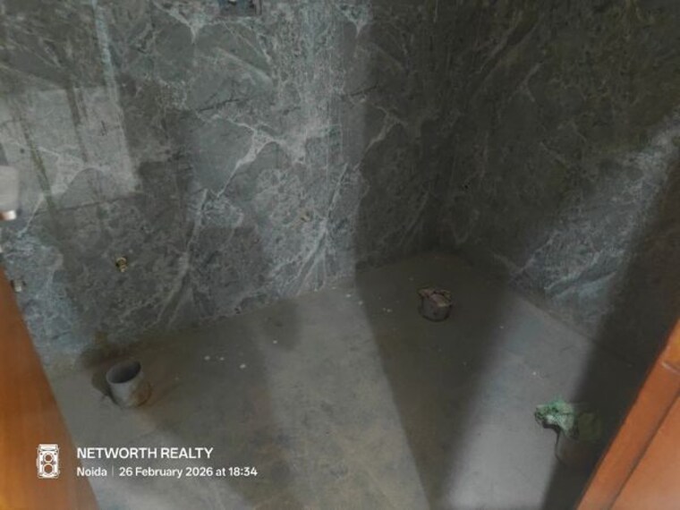 Bathroom, sector 73 2 Bedroom 1050 Sq.Ft. Builder Floor In Sector 73 Noida 10042405