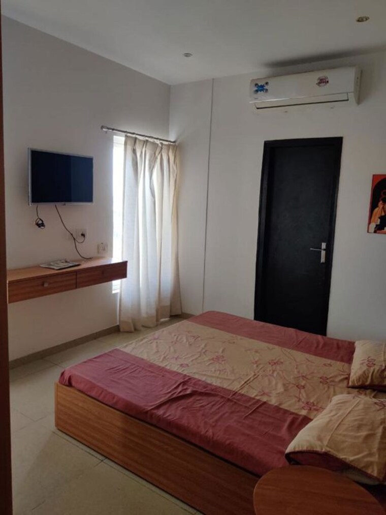 Bedroom, ajnara-daffodil 1 Bedroom 555 Sq.Ft. Apartment In Sector 137 Noida 10042421