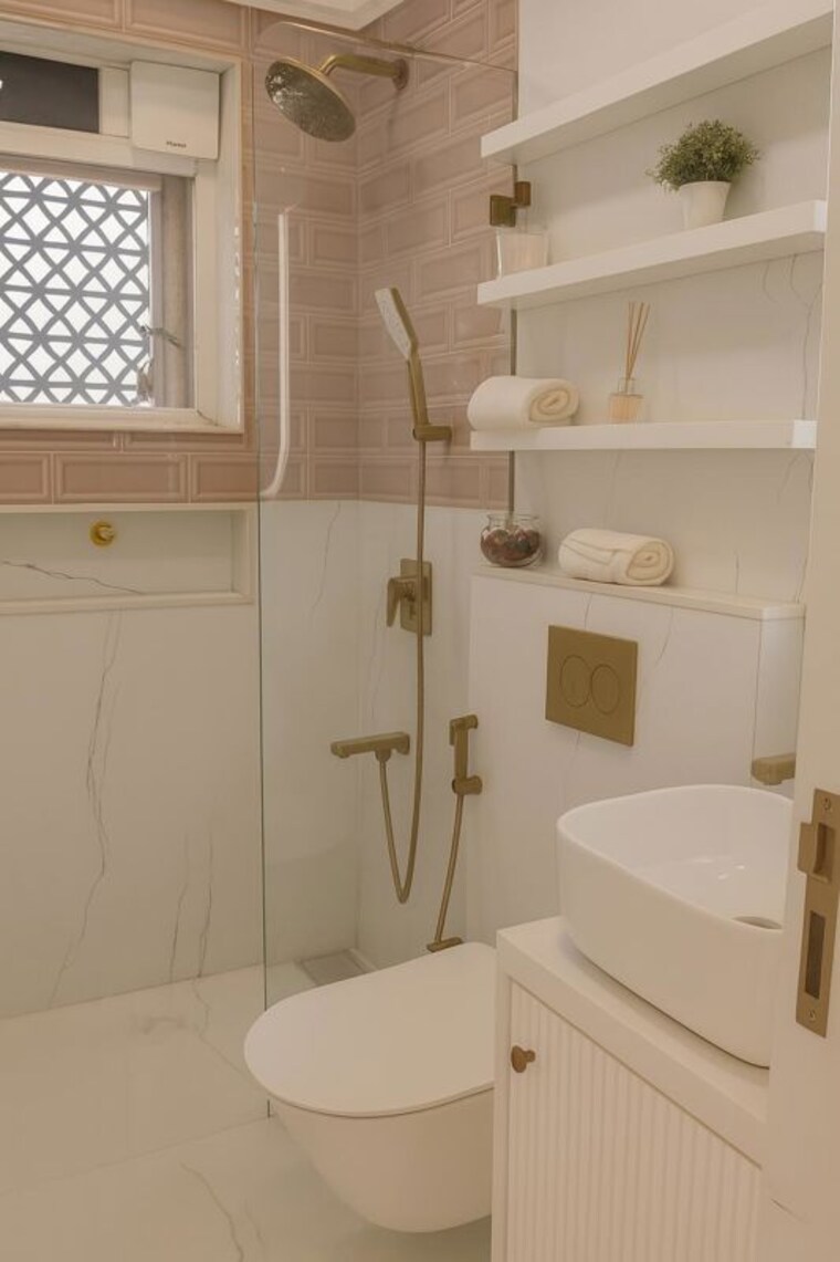 Bathroom, arihant-tower 2 Bedroom 650 Sq.Ft. Apartment In Parel Mumbai 10042413