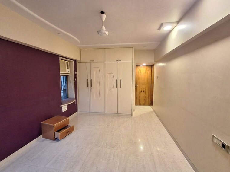 Bedroom, khar west 2.5 Bedroom 1000 Sq.Ft. Apartment In Khar West Mumbai 10042417