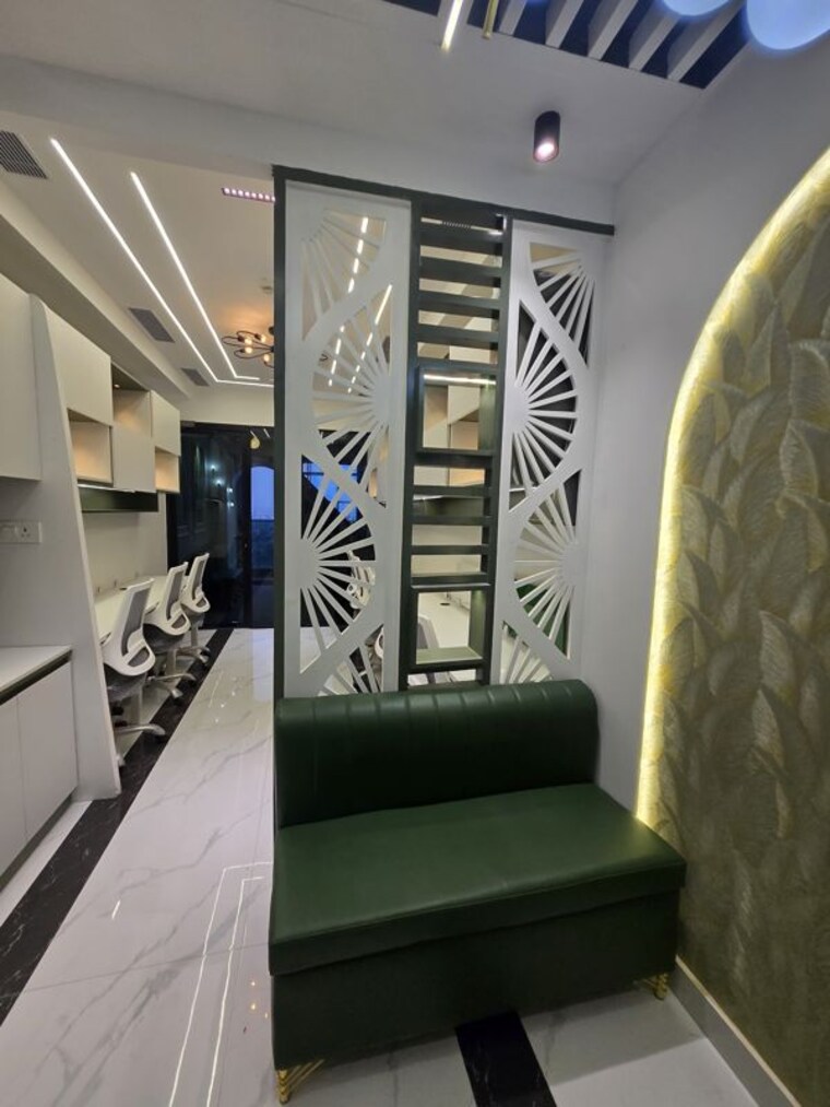  Parking, alphathum Commercial Office Space 532 Sq.Ft. In Sector 90 Noida 10042432