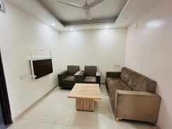 1 BHK Builder Floor For Rent in Ambience Mall