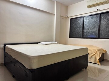 Bedroom in 2 BHK Apartment at Bhagya Apartments, Andheri West – for Rent