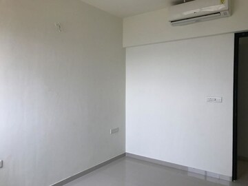 Room in 2 BHK Apartment at Lodha Splendora, Ghodbunder Road – for Rent