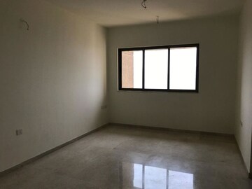 Room in 2 BHK Apartment at Lodha Splendora, Ghodbunder Road – for Rent