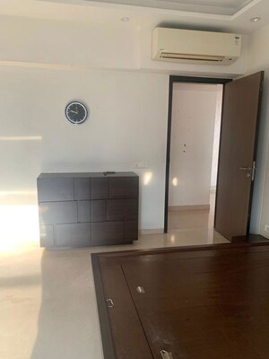 Furnished Amenities in 4 BHK Apartment at DB Woods, Goregaon East – for Rent