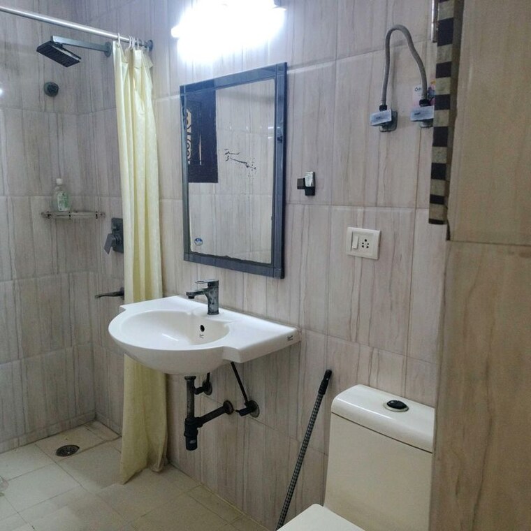 Bathroom, parsvnath-prestige 3 Bedroom 1550 Sq.Ft. Apartment In Sector 93a Noida 10042508