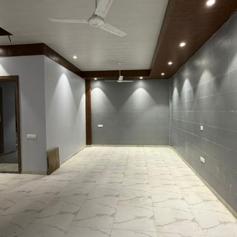 Room, west end colony 4 Bedroom 650 Sq.Yd. Villa In West End Colony Delhi 10042615