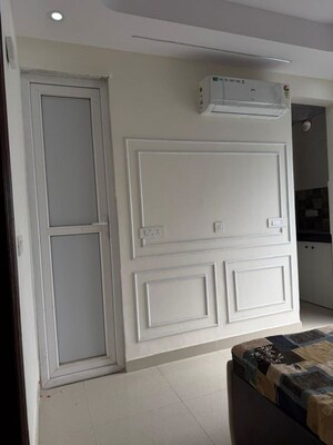 Room in 3 BHK Builder Floor at ROF Portico, Sector 43 – for Rent