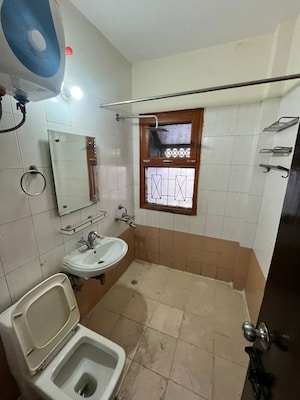 Bathroom in 3 BHK Builder Floor at ROF Portico, Sector 43 – for Rent