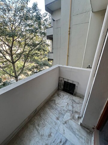 Balcony in 3 BHK Builder Floor at ROF Portico, Sector 43 – for Rent