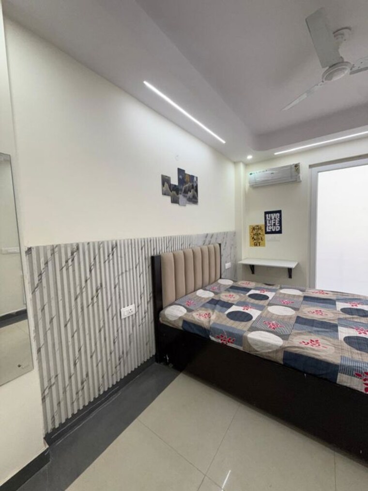 Bedroom, rof-portico 3 Bedroom 215 Sq.Yd. Builder Floor In Sector 43 Gurgaon 10042623