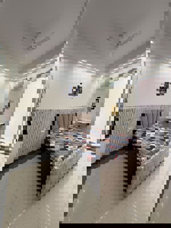 3 BHK 215 Sq.Yd. Builder Floor in ROF Portico