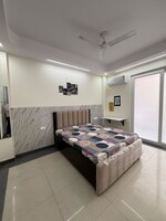 3 BHK 215 Sq.Yd. Builder Floor in ROF Portico