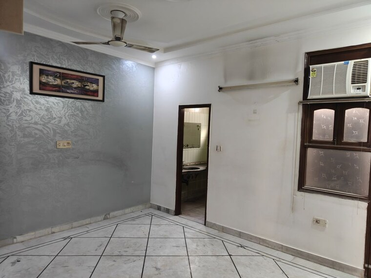 Master Bedroom, state bank colony 3 Bedroom 1800 Sq.Ft. Builder Floor In State Bank Colony Delhi 10042641