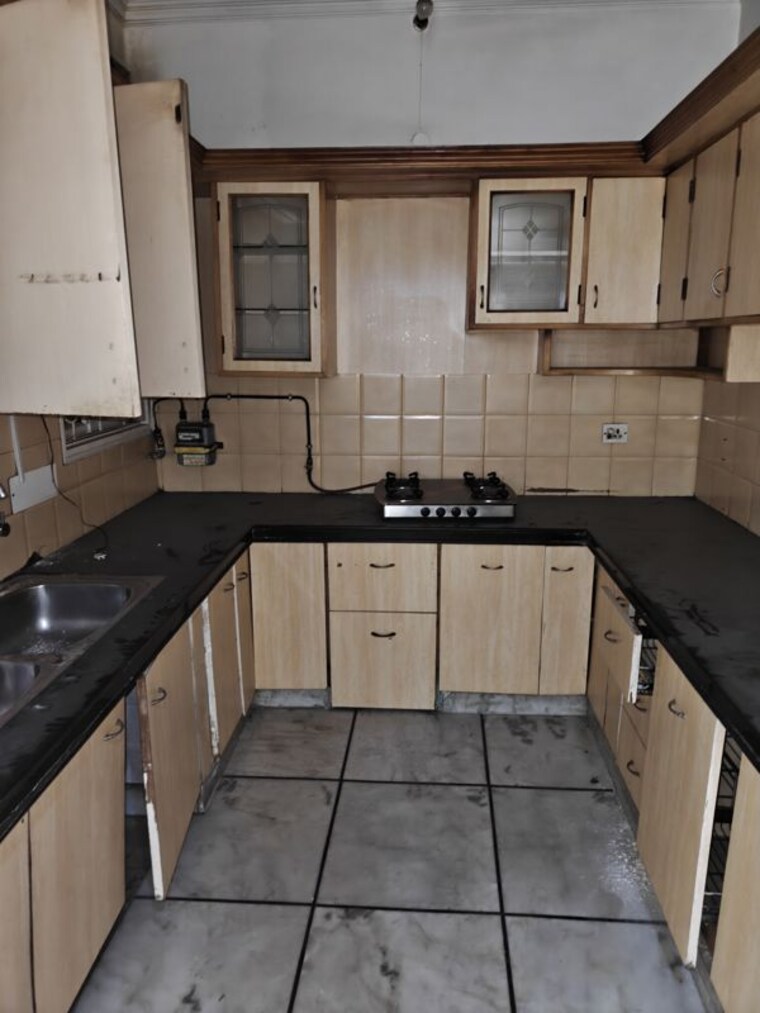 Kitchen, state bank colony 3 Bedroom 1800 Sq.Ft. Builder Floor In State Bank Colony Delhi 10042641