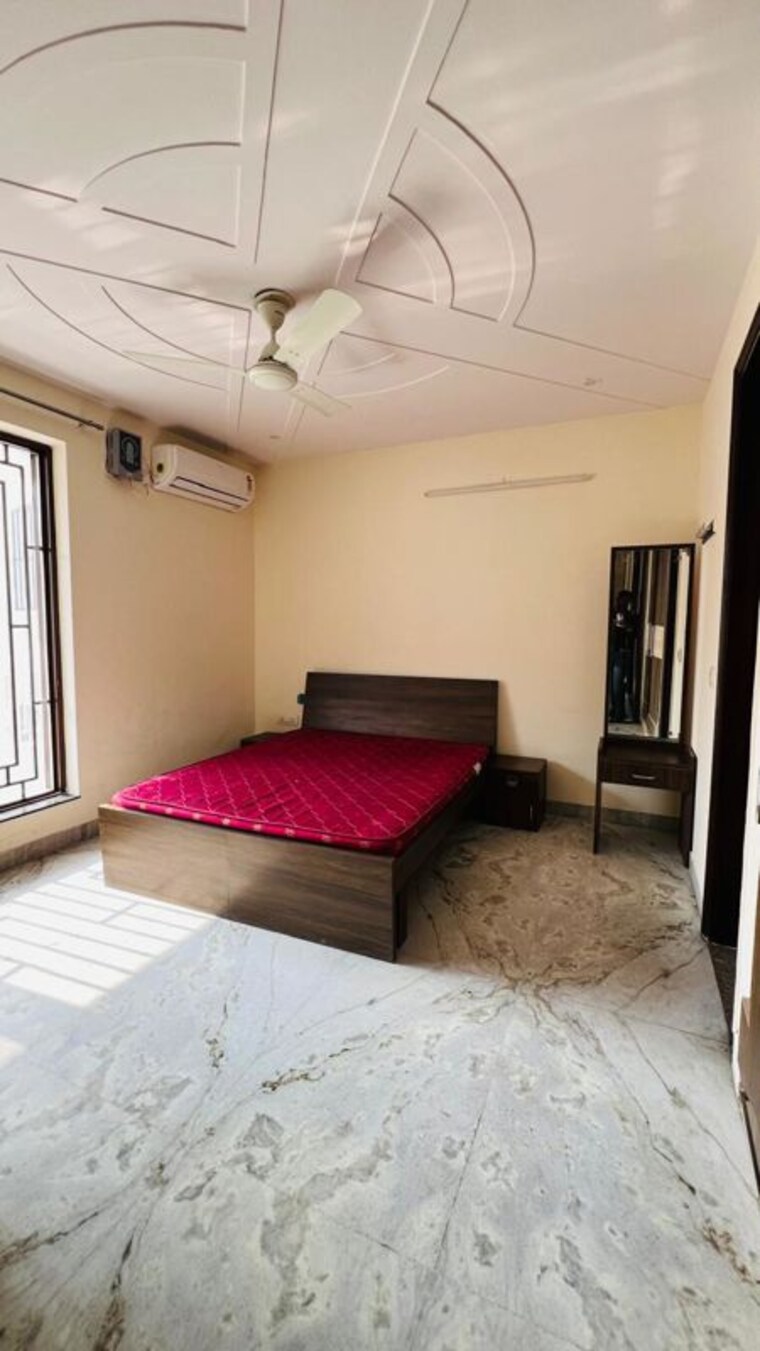 Bedroom, ardee-mall 3 Bedroom 215 Sq.Yd. Builder Floor In Sector 52 Gurgaon 10042655