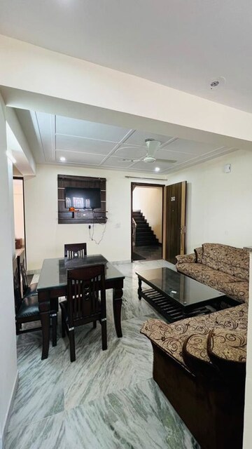 Gym in 3 BHK Builder Floor at Ardee Mall, Sector 52 – for Rent