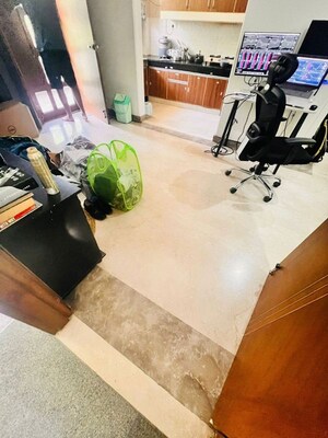 Parking in 2.5 BHK Builder Floor at Ansal Sushant Lok I, Sector 43 – for Rent