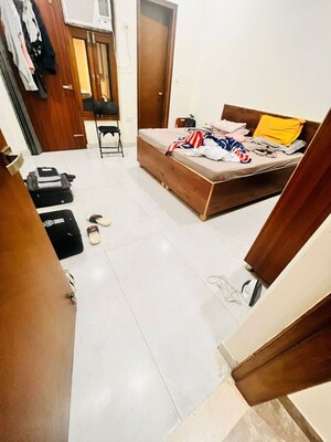 Team Area in 2.5 BHK Builder Floor at Ansal Sushant Lok I, Sector 43 – for Rent