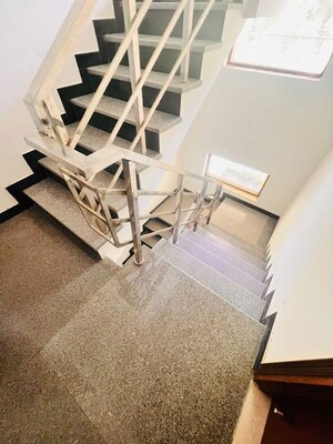 Staircase in 2.5 BHK Builder Floor at Ansal Sushant Lok I, Sector 43 – for Rent