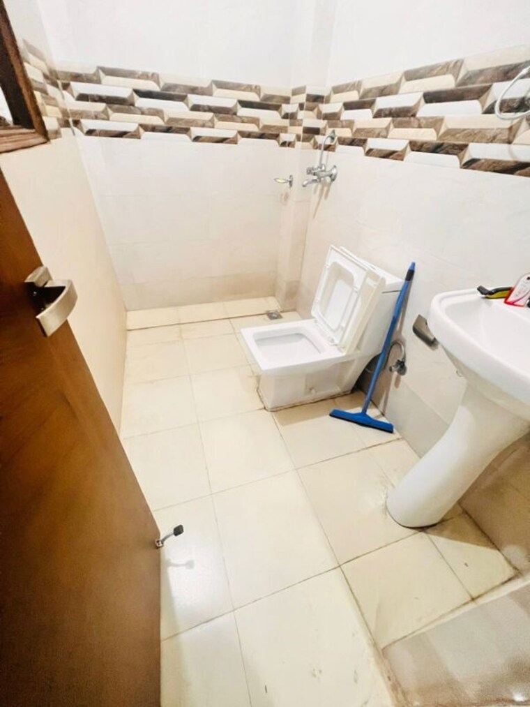 Team Area, ansal-sushant-lok-i 2.5 Bedroom 215 Sq.Yd. Builder Floor In Sector 43 Gurgaon 10042676