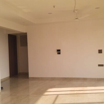 Room in 3 BHK Apartment at Surbhi CHS Andheri West, Sv Patel Nagar – for Rent