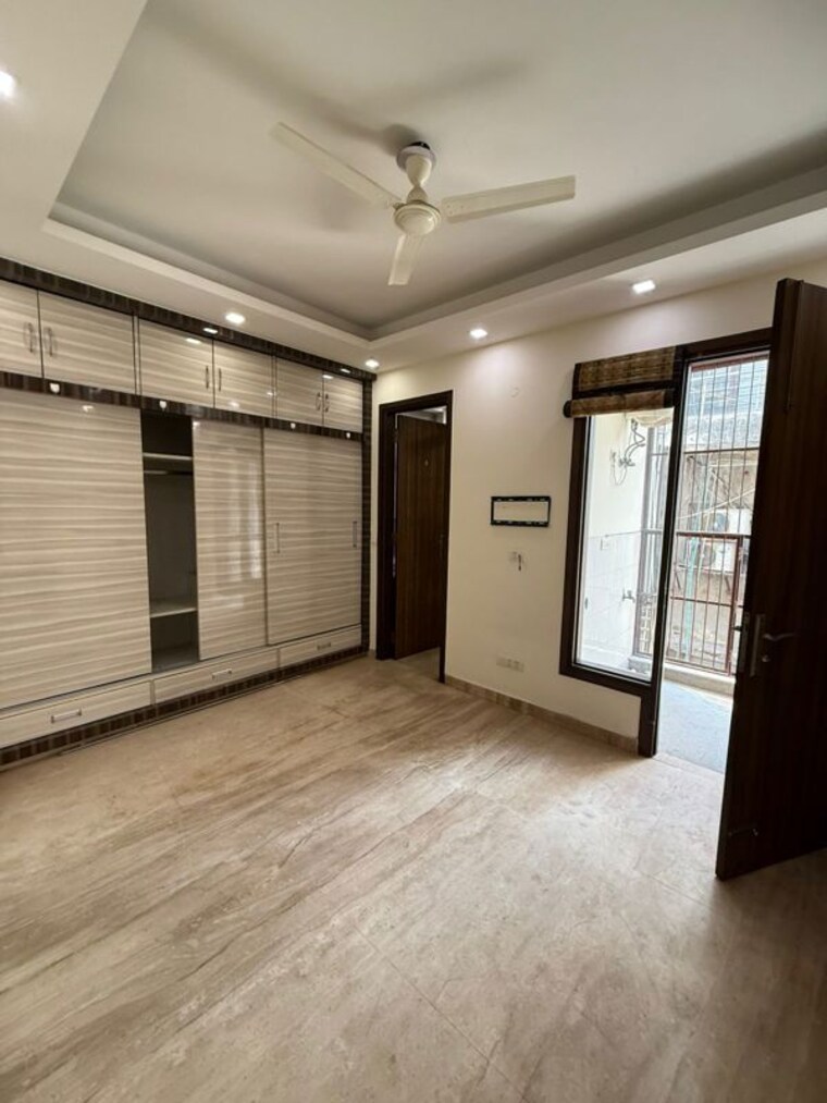Room, lajpat nagar 2 Bedroom 100 Sq.Yd. Builder Floor In Lajpat Nagar Delhi 10042662