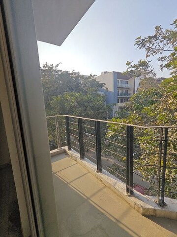 Balcony in 2.5 BHK Builder Floor at Ansal Sushant Lok I, Sector 43 – for Rent