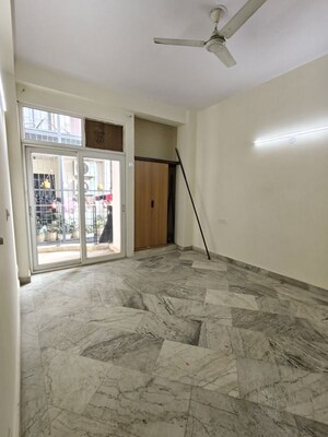 Room in 2.5 BHK Builder Floor at Ansal Sushant Lok I, Sector 43 – for Rent