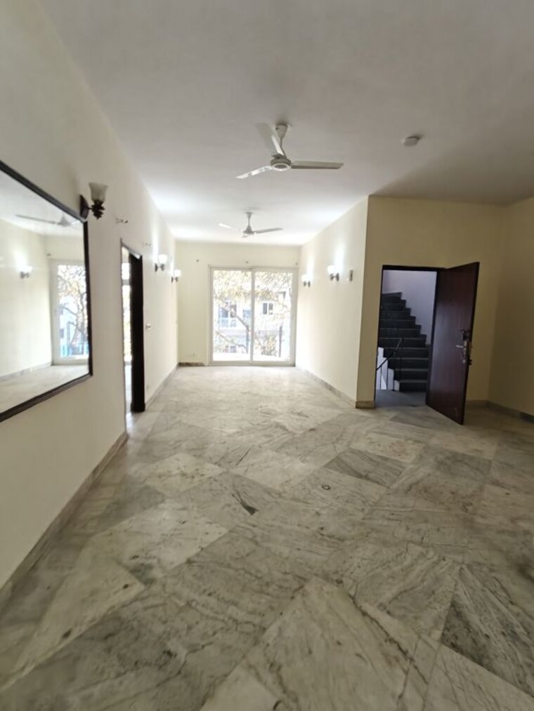 Room, ansal-sushant-lok-i 2.5 Bedroom 215 Sq.Yd. Builder Floor In Sector 43 Gurgaon 10042710