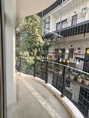 Balcony in 2.5 BHK Builder Floor at Ansal Sushant Lok I, Sector 43 – for Rent