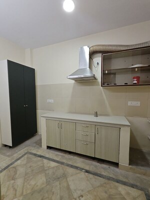 Kitchen in 2.5 BHK Builder Floor at Ansal Sushant Lok I, Sector 43 – for Rent