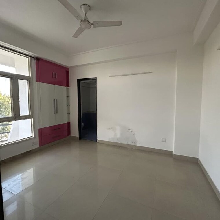 Room, supertech-emerald-court 3 Bedroom 1750 Sq.Ft. Apartment In Sector 93a Noida 10042717